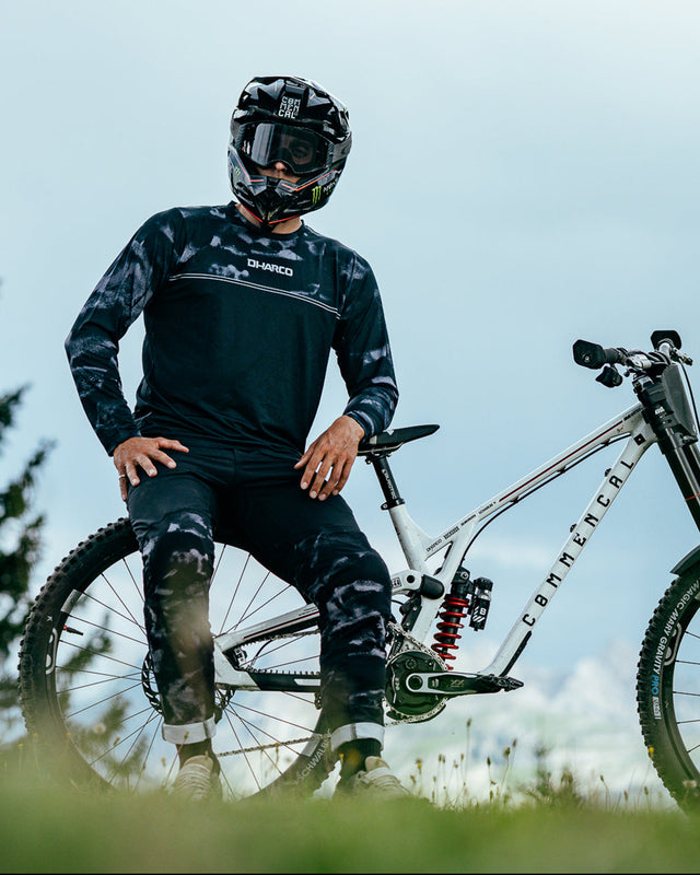 Mens Gravity Pants | Amaury Pierron Signature - AP4 | DHaRCO | MTB | Image 2 of 4