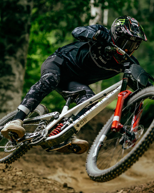 Mens Gravity Pants | Amaury Pierron Signature - AP4 | DHaRCO | MTB | Image 3 of 4
