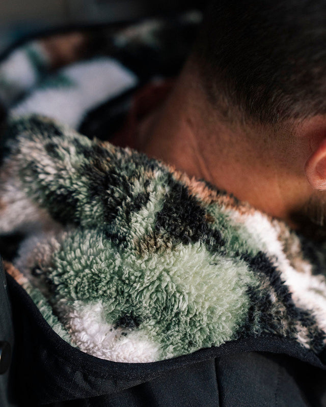 Mens Sherpa | Isted Signature - Desert Haze | MENS | TOPS | FLEECE AND HOODIES | SHERPA | SHERPA | DHaRCO | MTB | Image 4 of 8
